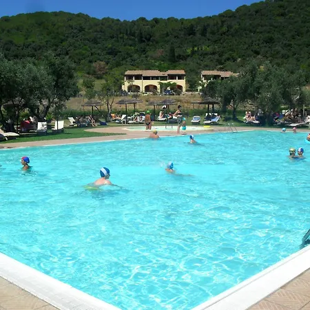 Apartahotel Le Corti Di Montepitti