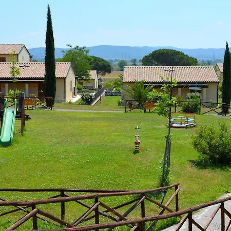 Le Corti Di Montepitti Aparthotel