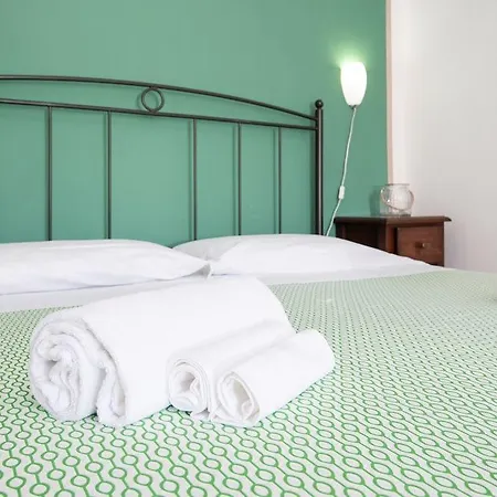 Aparthotel Le Corti Di Montepitti 3*