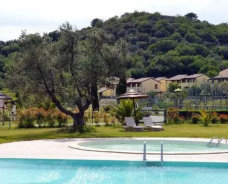 Aparthotel Le Corti Di Montepitti