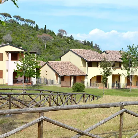 Aparthotel Le Corti Di Montepitti 3*