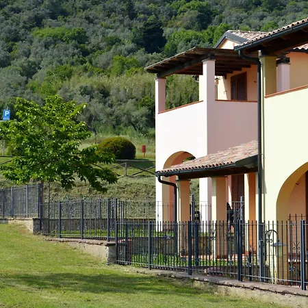 Aparthotel Le Corti Di Montepitti
