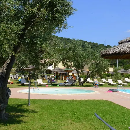 Aparthotel Le Corti Di Montepitti