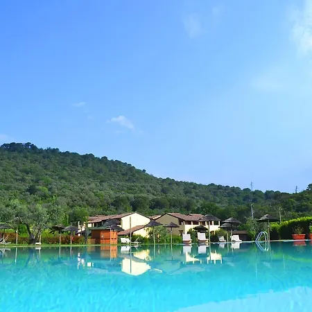 Le Corti Di Montepitti Aparthotel 3*