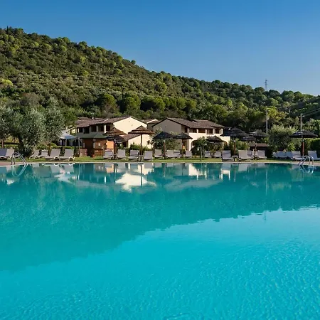 Le Corti Di Montepitti Aparthotel 3*