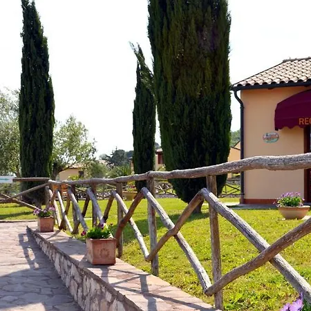 Aparthotel Le Corti Di Montepitti