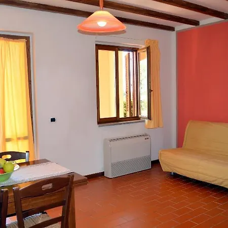 Le Corti Di Montepitti Aparthotel