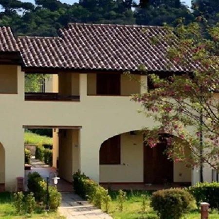Aparthotel Le Corti Di Montepitti
